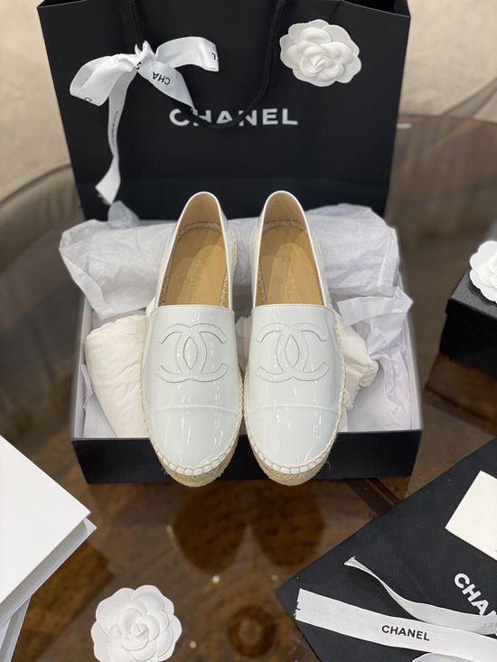 Chanel Premium Patent Leather Espadrilles Comfortable Classic Style