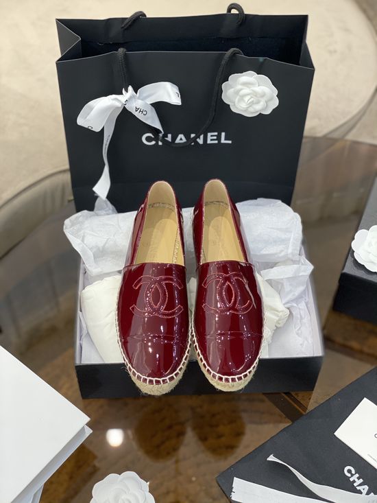 Chanel Premium Patent Leather Espadrilles Comfortable Classic Style