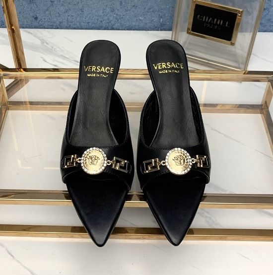 Versace Low Heel Leather Sandals Soft Lining Non Slip Comfortable Footwear