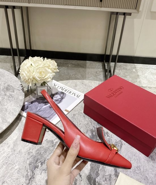 Valentino V Chain Pointed Toe Pumps Premium Leather Upper