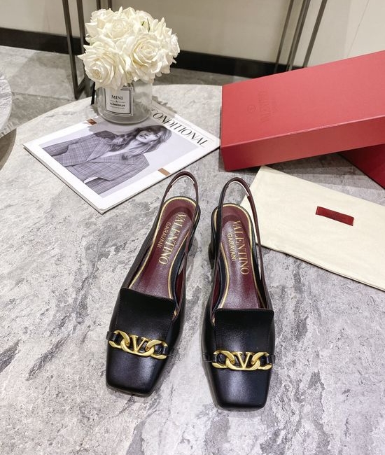 Valentino V Chain Pointed Toe Pumps Premium Leather Upper