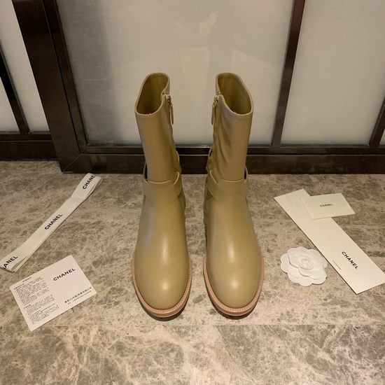 Chanel Stylish Chain-Embellished Leather Knee Boots