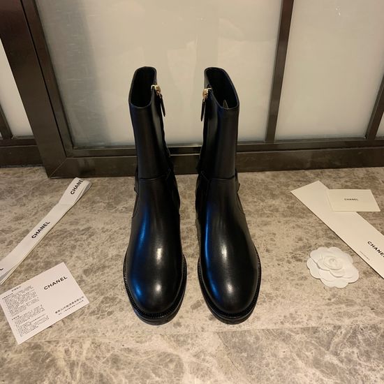 Chanel Stylish Chain-Embellished Leather Knee Boots