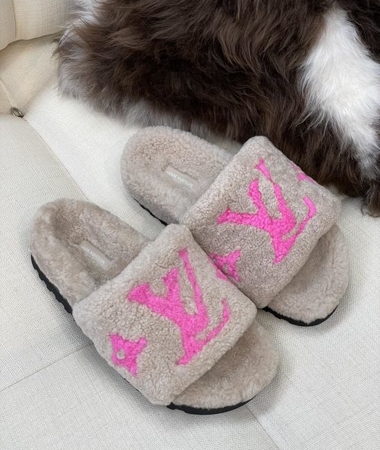 Louis Vuitton LV Soft Lamb Wool Plush Comfortable Casual Slippers