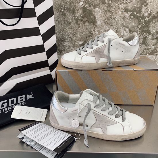 Golden Goose Classic Silver Trim Vintage Distressed Daily Wear Sneakers