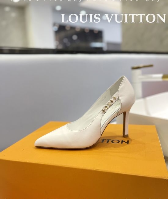 Louis Vuitton LV Premium Leather Pumps With Metal Buckle And Leather Sole