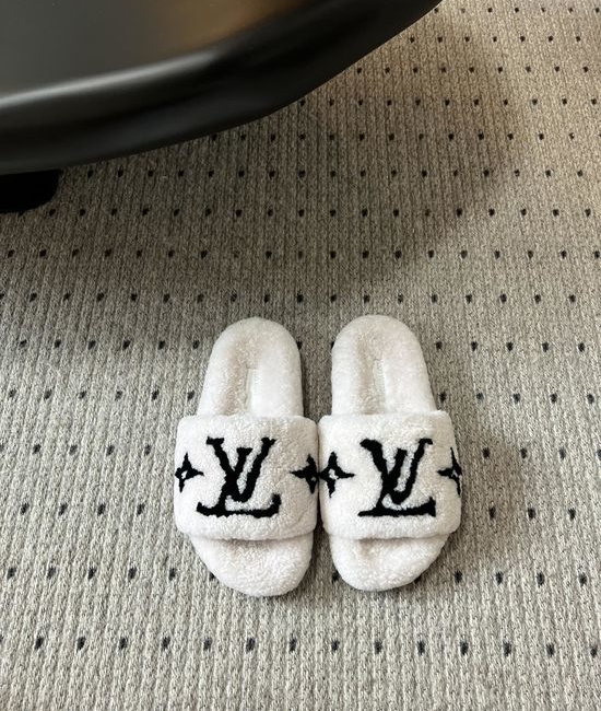 Louis Vuitton LV Warm Wool Slippers Non-slip Sole Indoor Outdoor Wear
