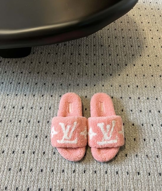 Louis Vuitton LV Warm Wool Slippers Non-slip Sole Indoor Outdoor Wear