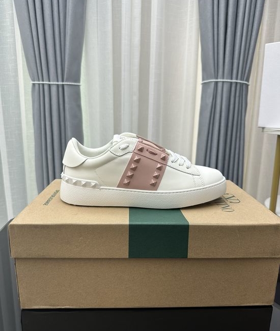 Valentino Studded Platform Casual Leather Sneakers Comfortable Height Increasing