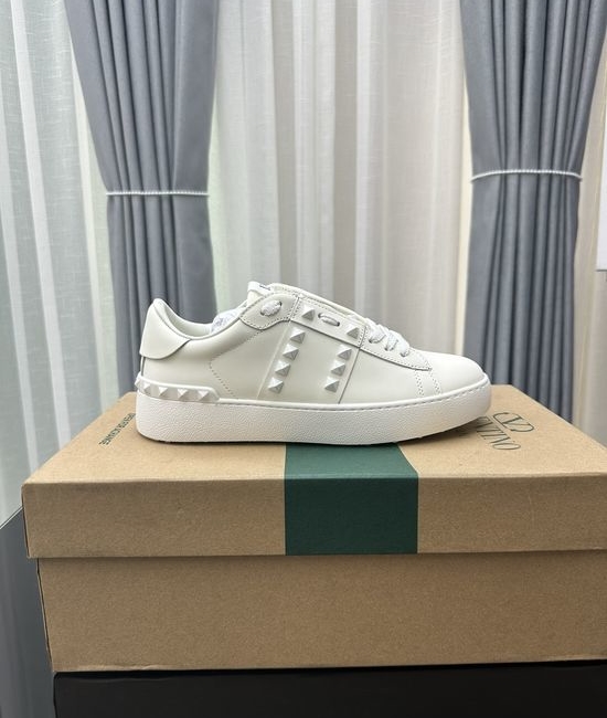 Valentino Studded Platform Casual Leather Sneakers Comfortable Height Increasing