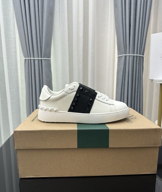 Valentino Studded Platform Casual Leather Sneakers Comfortable Height Increasing