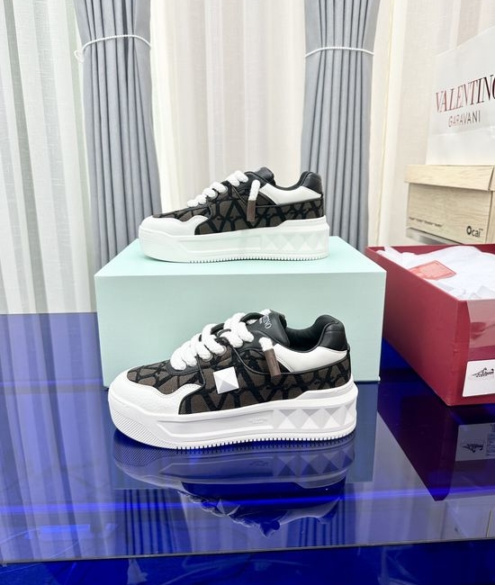 Valentino Premium Thick Sole Leather Casual Fashion Shoes