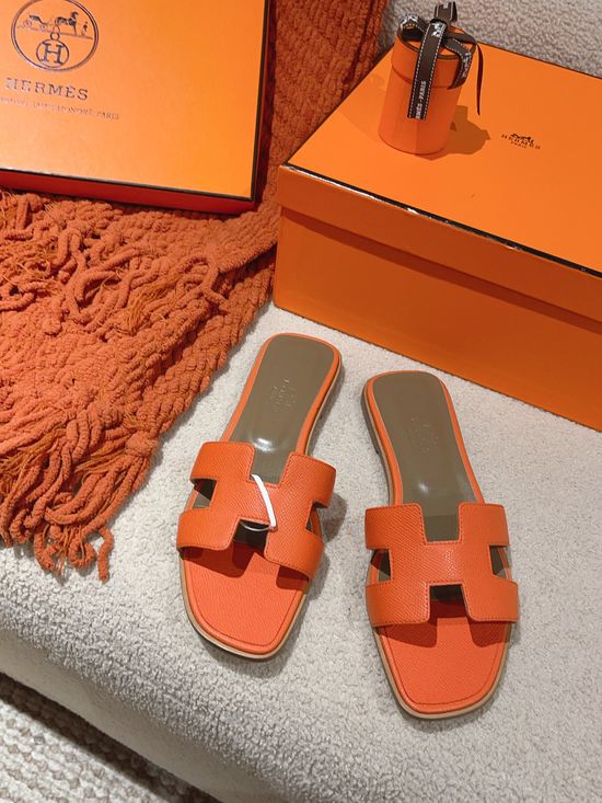 Hermes Classic Slip On Leather Sandals Versatile Comfortable Footwear