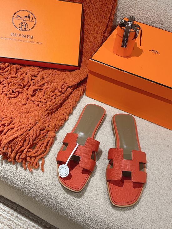 Hermes Classic Slip On Leather Sandals Versatile Comfortable Footwear