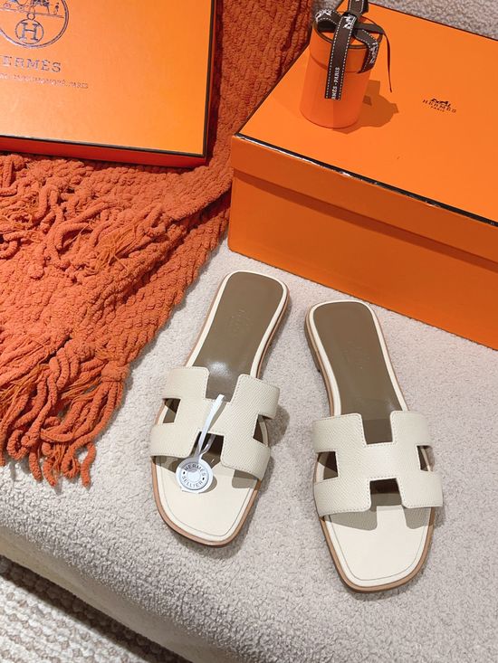 Hermes Classic Slip On Leather Sandals Versatile Comfortable Footwear