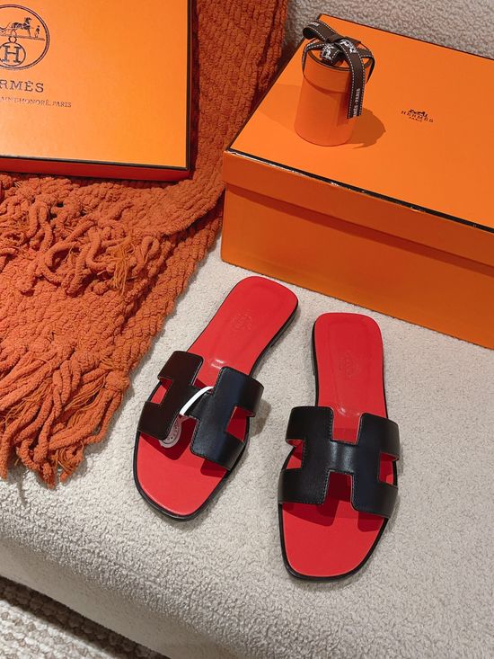 Hermes Classic Slip On Leather Sandals Versatile Comfortable Footwear