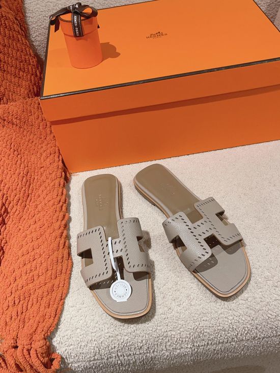 Hermes Classic Slip On Leather Sandals Versatile Comfortable Footwear
