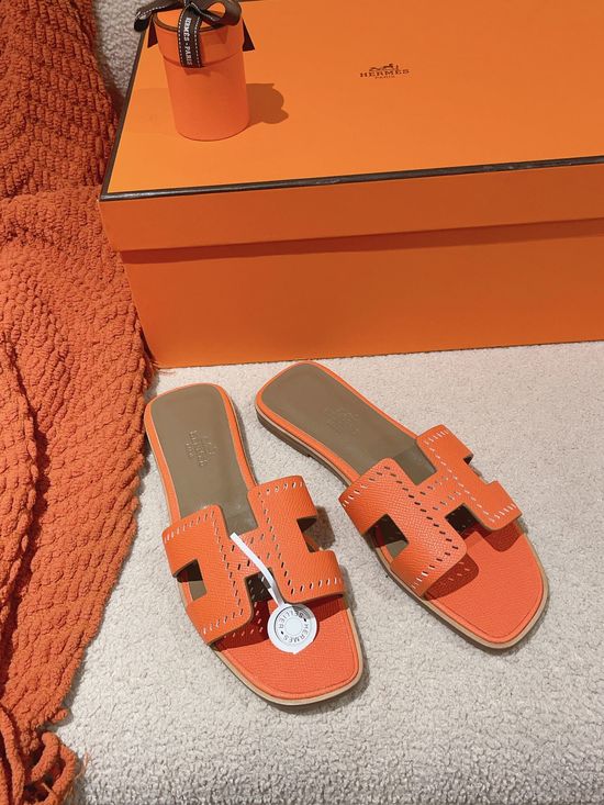 Hermes Classic Slip On Leather Sandals Versatile Comfortable Footwear