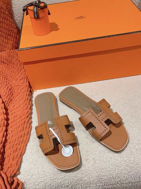 Hermes Classic Slip On Leather Sandals Versatile Comfortable Footwear