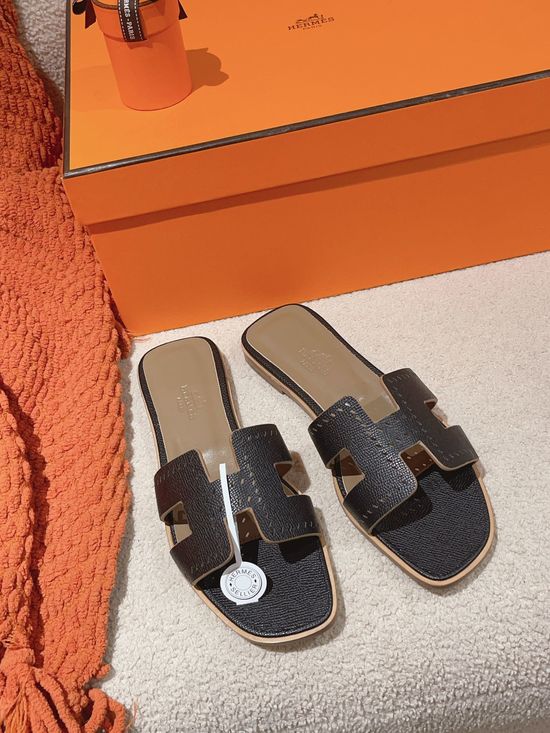 Hermes Classic Slip On Leather Sandals Versatile Comfortable Footwear