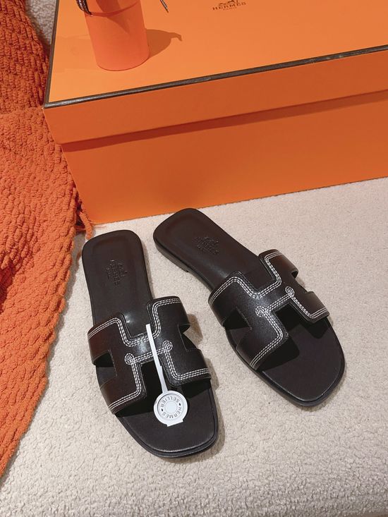 Hermes Embroidered Soft Leather Slip On Sandals Versatile Daily Wear