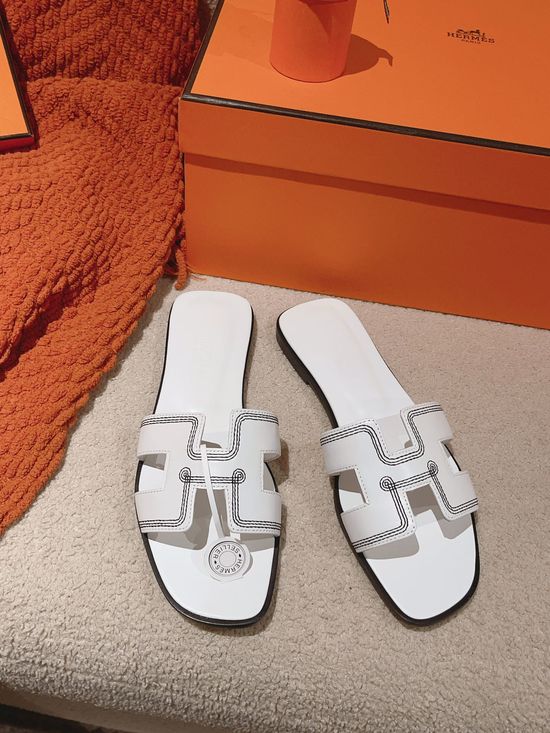 Hermes Embroidered Soft Leather Slip On Sandals Versatile Daily Wear