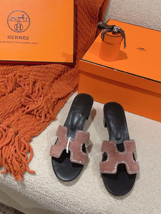 Hermes Low Heel Premium Leather Sandals Elegant Comfortable Footwear