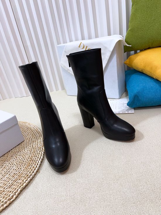 Christian Dior Elegant Leather Boots with CD Logo Buckle