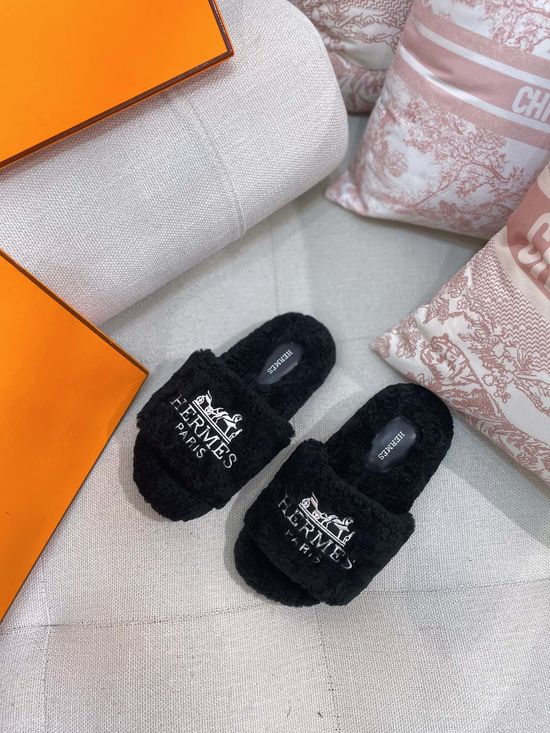 Hermes Warm Lamb Wool Slippers With Non-slip Rubber Sole