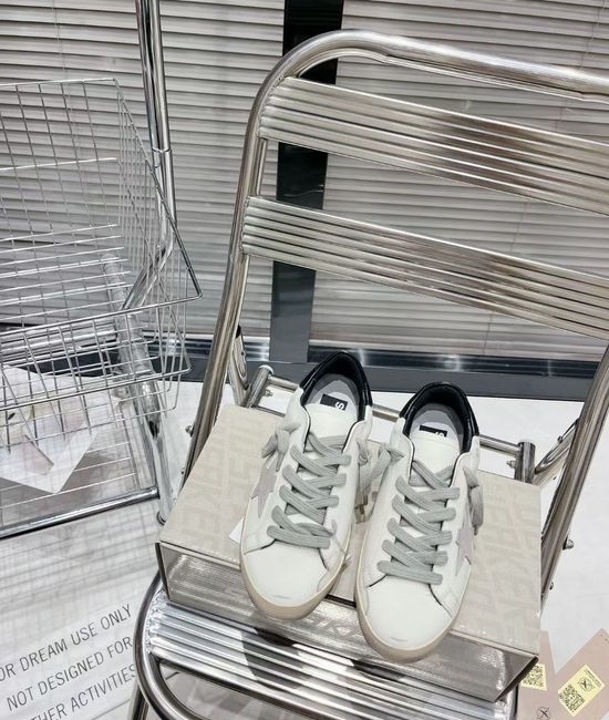 Golden Goose GGDB Distressed Casual Comfortable Fashion Sneakers with Inner Height Boost