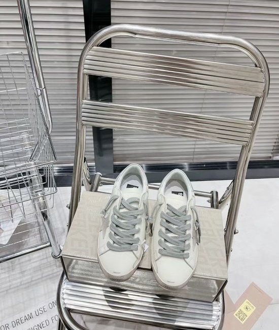Golden Goose GGDB Vintage Distressed Comfortable Casual Fashion Sneakers with Hidden Heel