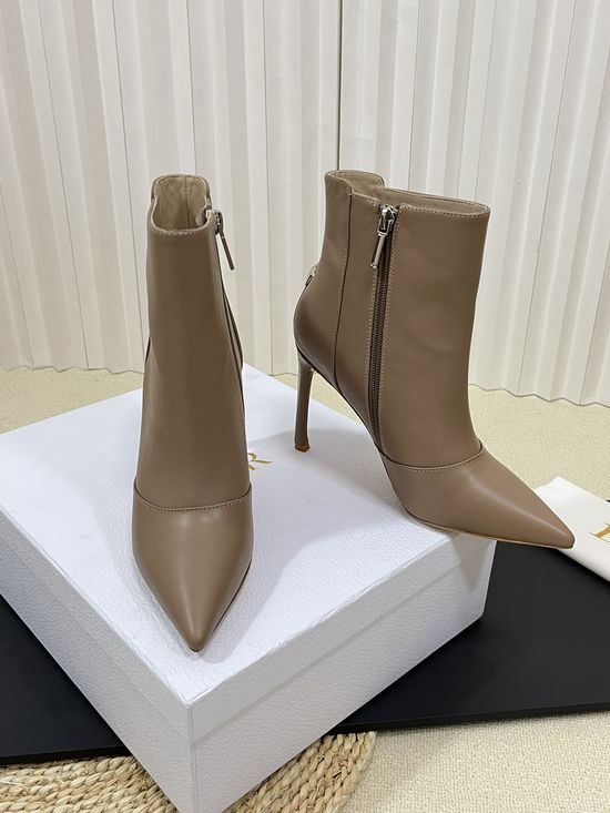 Christian Dior Chic Ankle Boots with Star-Embellished Heel