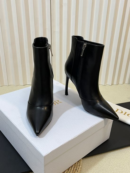 Christian Dior Chic Ankle Boots with Star-Embellished Heel