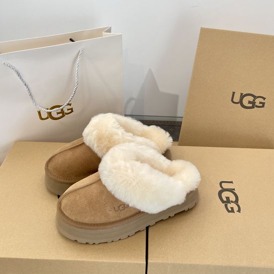 Gucci Slip On Thick Sole Fuzzy Warm Shearling Mules