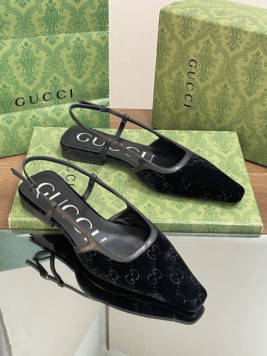 Gucci Embroidered Velvet Flat Comfortable Back Strap Shoes