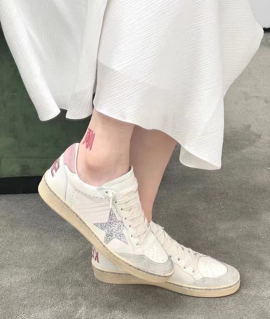 Golden Goose GGDB Vintage Distressed Platform Casual Sneakers with Silver Star Accent