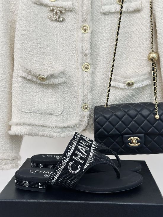 Chanel Rhinestone Flip Flops Sparkly Durable Anti-fall Diamond