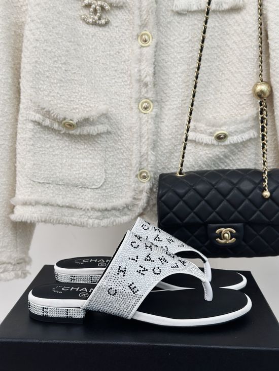 Chanel Rhinestone Flip Flops Sparkly Durable Anti-fall Diamond