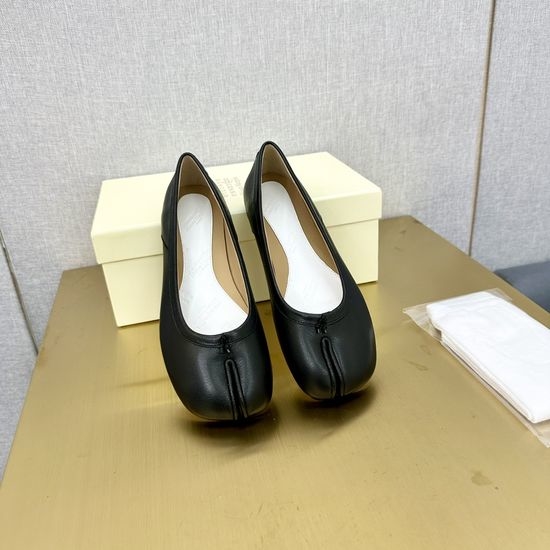 Maison Margiela MM6 Soft Leather Split Toe Slip On Casual Flats