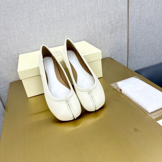 Maison Margiela MM6 Soft Leather Split Toe Slip On Casual Flats