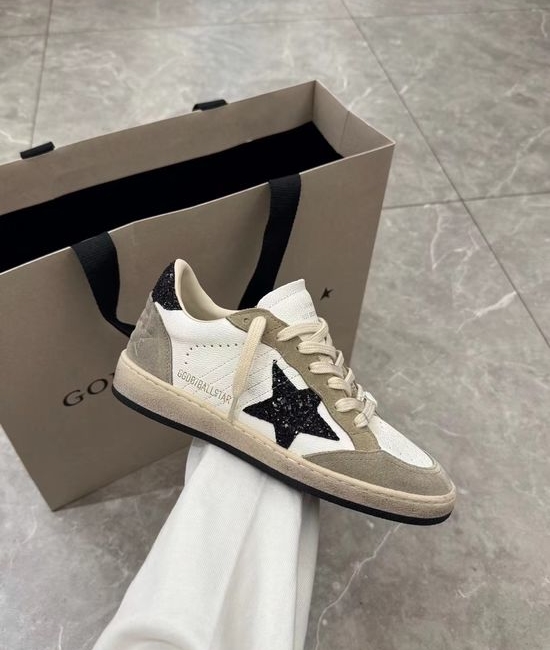 Golden Goose GGDB Limited Edition Couple s Shoes with Painted Stars, High Quality