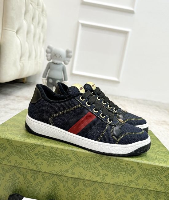 Gucci Distressed Casual Sneakers with Metal Emblem and Soft Lining