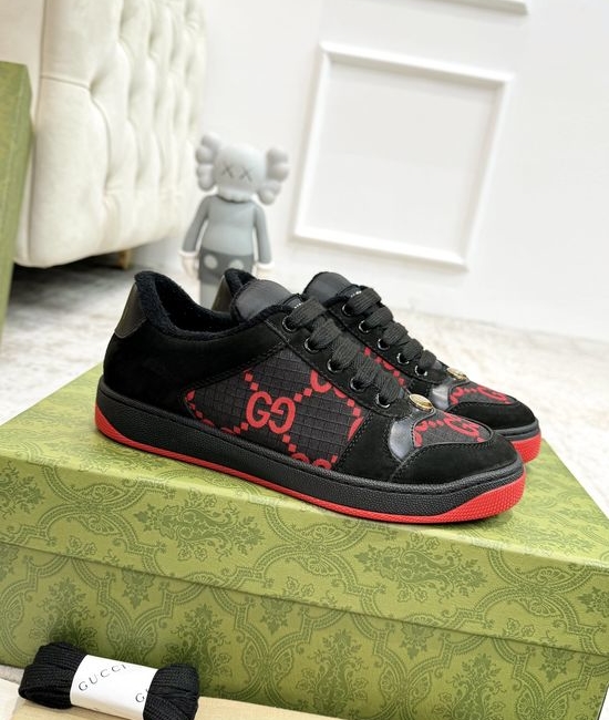 Gucci Distressed Casual Sneakers with Metal Emblem and Soft Lining