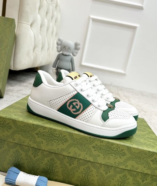 Gucci Distressed Casual Sneakers with Metal Emblem and Soft Lining