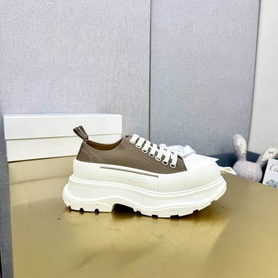 McQueen Premium Classic Casual Sneakers Soft Leather Lining Thick Sole