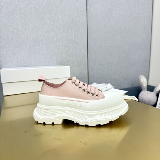 McQueen Premium Classic Casual Sneakers Soft Leather Lining Thick Sole