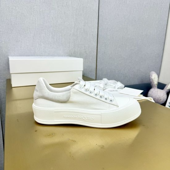 McQueen Premium Classic Casual Sneakers Soft Leather Lining Thick Sole