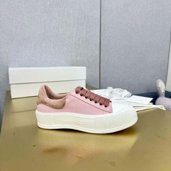McQueen Premium Classic Casual Sneakers Soft Leather Lining Thick Sole