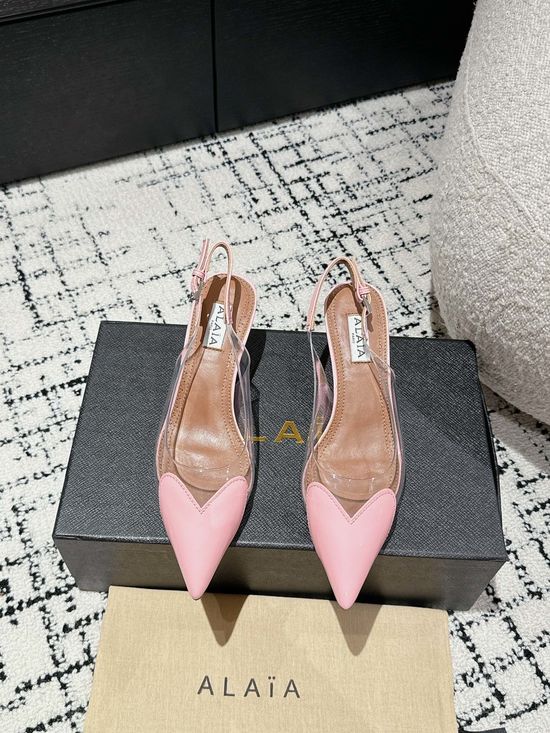 Alaia Patent Leather Heart Decor Heeled Sandals Elegant Style