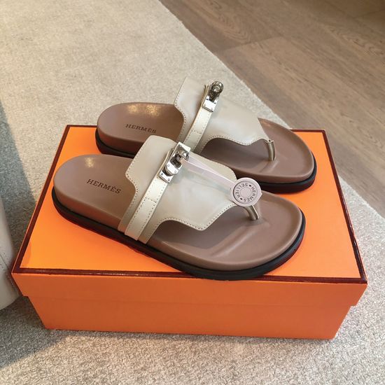 Hermes Lightweight Height Lifting Slippers Breathable Casual Stylish Comfortable